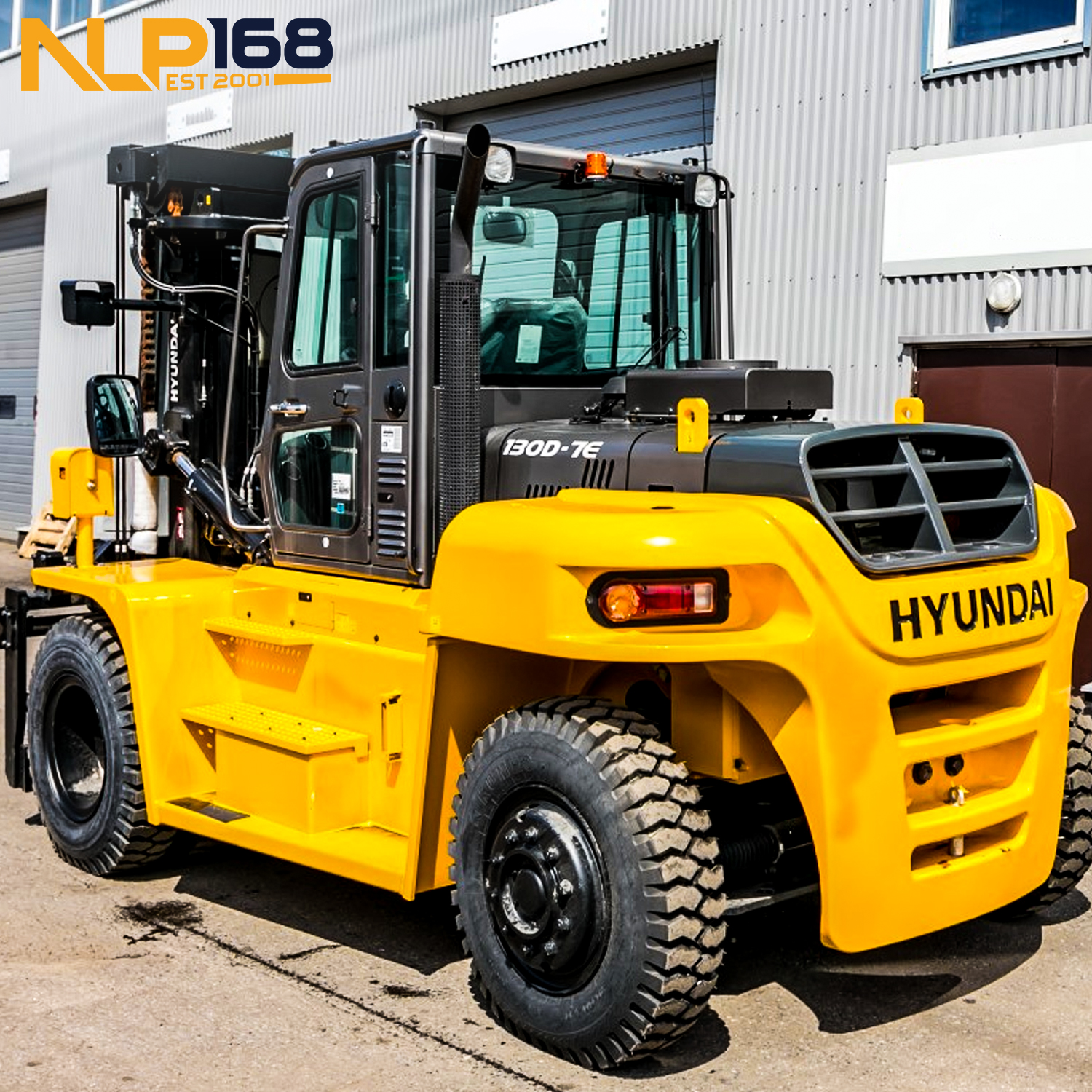 hyundai-130d-7e-1 Xe nâng dầu Hyundai 130D-7E