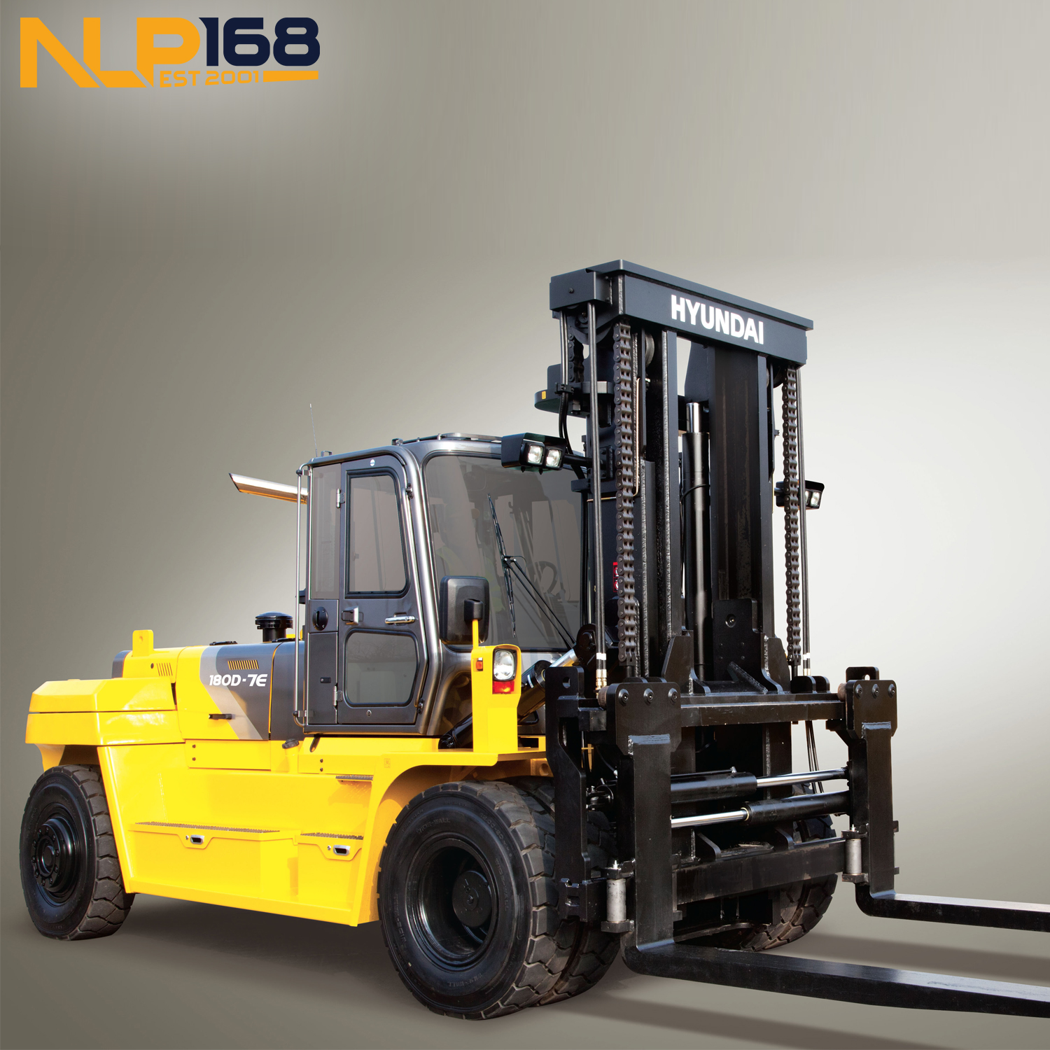 hyundai-180d-7e-2 Xe nâng dầu Hyundai 180D-7E