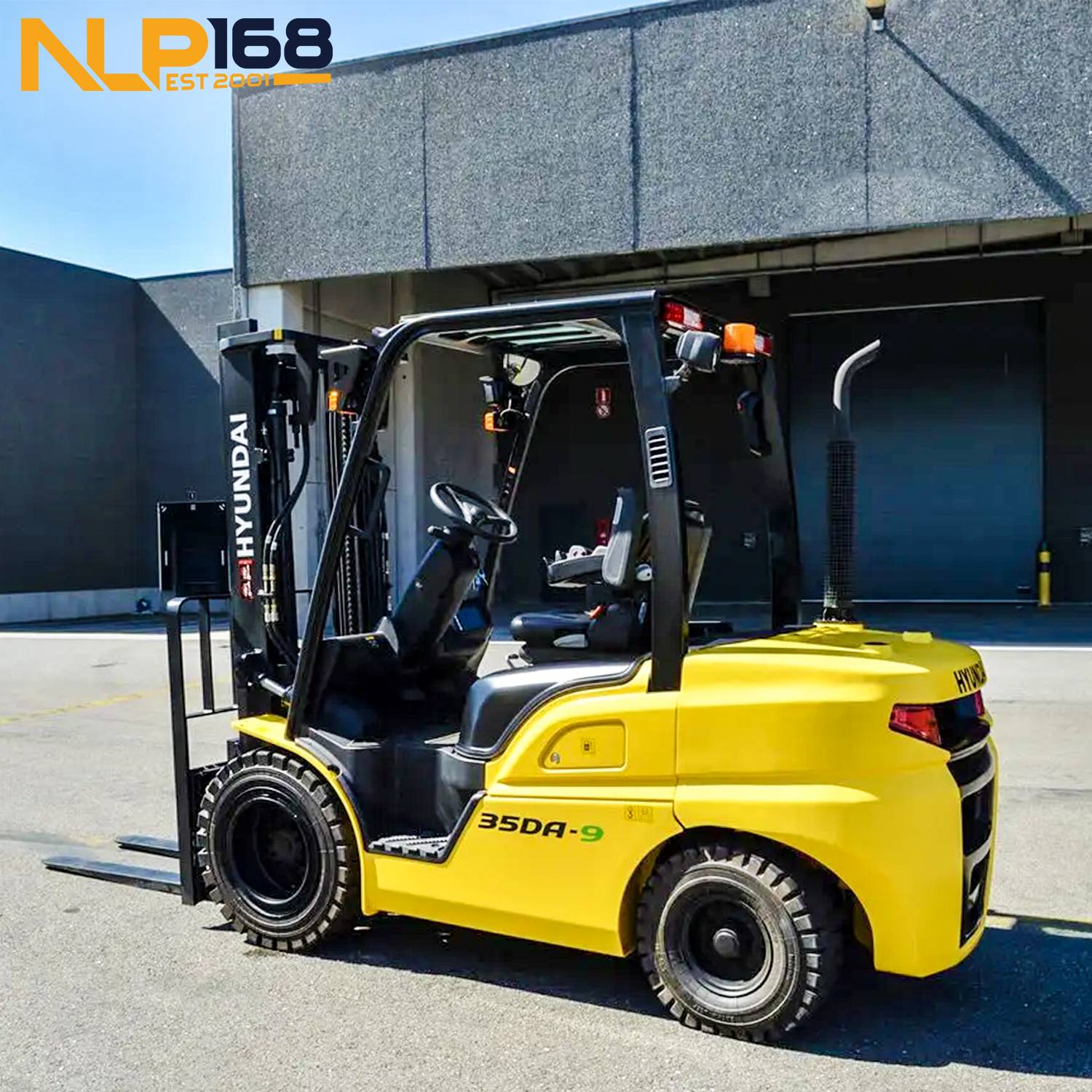 hyundai-35da-9-1 Xe nâng dầu Hyundai 35DA-9